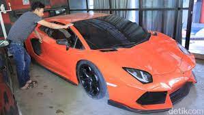 Intip Bengkel Modifikasi Replika Lamborghini Dan Ferrari Di Bandung