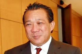 Ahli parlimen kinabatangan, datuk seri bung moktar radin berkata, capaian internet telah menjadi satu masalah besar buat penduduk di luar bandar. Orang Kata Muka Zuraida Macam Hantu Bung Mokhtar