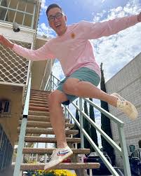 On Wednesdays, we wear pink! We are over half way through May and it's been  already been quite the crazy Asian American & Pacific Islander Heritage  Month! To celebrate the occasion, we