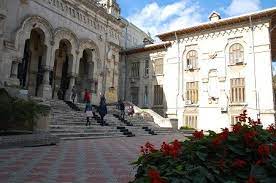 Aproximativ 2.800 de locuri sunt disponibile in cele noua camine studentesti ale universitatii dunarea de jos din galati, cazarea tinerilor urmand sa inceapa de la sfarsitul acestei saptamani, a declarat luni, seful directiei camine, cantine si proiecte studentesti din cadrul institutiei de invatamant, bogdan. Universitatea DunÄrea De Jos Din GalaÈi Are O NouÄ Conducere