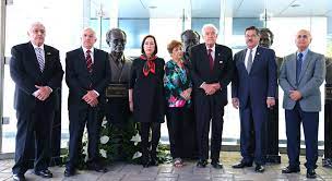 By eduardo aguirre pequeño first published in 1966 2 editions. Uanl Honra Al Cientifico Y Humanista Eduardo Aguirre Pequeno Universidad Autonoma De Nuevo Leon