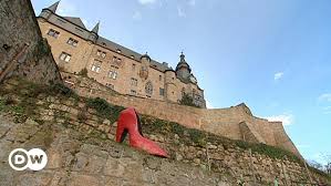 Aunque fue encarcelado en el castillo de marburg en 1839. Marburgo Y Kassel Con Los Hermanos Grimm Destino Alemania Dw 08 12 2012