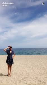 Look Maine Mendoza S Weekend Beach Trip Photos And Short Poems Random Republika
