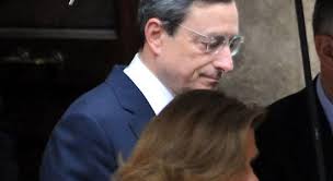 Su ciò saranno peraltro prodotte in realtà, se c'è un massone implicato fino al collo nella vicenda, quello è proprio il venerabilissimo maestro mario draghi, governatore di quella banca. Draghi A Nozze Si Sposa Il Figlio Del Governatore La Stampa