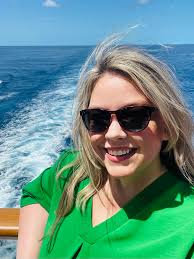 13:36:43 Hilarious Airport Moments Caught On Camera Full Story in Comments        