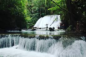 Bermain di air terjun, berkemah, taman & wahana, kuliner, buka setiap hari. Air Terjun Lumoli Wisata Tersembunyi Di Maluku Yang Wajib Kamu Kunjungi Backpacker Jakarta
