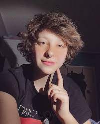 New The 10 Best Hairstyles With Pictures Getting Better Selflove Curlyhair Eboy E Undercut Hairstyles Hair Styles Short Hair Styles
