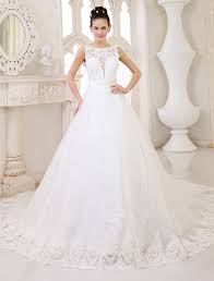 Brautkleider galerie mit den schönsten brautkleidern von eddy k. Brautkleid Aus Tull Mit Kapelle Schleppe In Elfenbeinfarbe Milanoo Milanoo Com