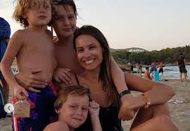 Maybe you would like to learn more about one of these? Dos Hijos De Pampita Son Iguales A Vicuna Y Bauti Es Identico A Su Mama