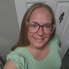 How do Amber and Marcus respond to Cari's allegations?