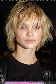 Visualizza altre idee su capelli, tagli di . Foto Tagli Capelli Medi Idee Per Tagli Capelli Media Lunghezza