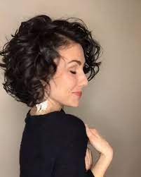 Struggling With Your Waves Take Tips From These Amazing Wavy Hair Care Bloggers The Curious Jale Wavy Hair Care Short Curly Hair Curly Hair Styles Naturally