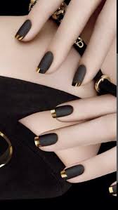Pasa que en automático, el negro combina con todo. Disenos De Unas Color Negro Con Dorado Diseno De Unas