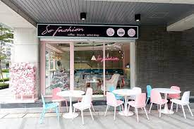 Bij noir fashion café kun je terecht voor mooie nederlandse & scandinavische merken, de lekkerste koffie, trendy woonaccessoires en een heerlijke. So Fashion Cafe In Neihu District Taipei Openrice Taiwan