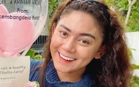 Thalita latief sempat tak sadar kena tumor tiroid. Tiga Tahun Memendam Luka Curhat Pilu Thalita Latief Buat Netizen Terenyuh