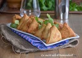 Les Vraies Samoussas Indiennes Le Sucre Sale D Oum Souhaib Samoussa Indien Recette Samoussa Samoussa