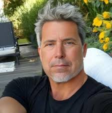 Why does the air conditioning in a 2000 v10 cut off between 40mph and 60mph?