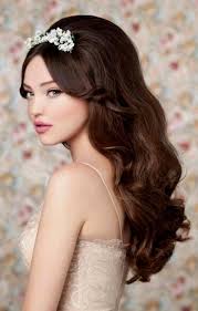 An easygoing take on the half up hairstyle is pinning your hair back halfway. 50s Wedding Hairstyles For Long Hair Royal 50 039 S Style Wedding Hairstyles Retro Weddi Vintage Hairstyles For Long Hair Hair Styles Long Hair Styles