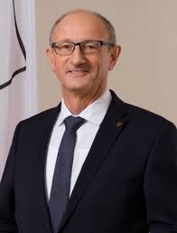 MCI schließt Wissenschaftskooperation mit Yale University