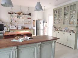 vintage farmhouse kitchen islands