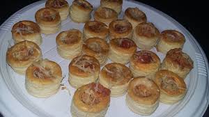 Bouchees A La Reine Aperitives A La Crevette Et Au Chorizo Recette Bouchees A La Reine Recette Aperitif Recette De Chantilly