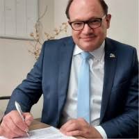 200+ perfis com “Dilceu :)”