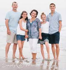 For example, navy, white, and khaki is great for a nautical feel in family beach photos! What To Wear Family Photos Outfits For Summer Simply2moms