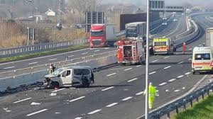 Check spelling or type a new query. Incidente Stradale In Autostrada Sulla A14 Arriva L Elisoccorso Youtube
