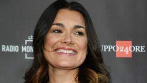 Jun 22, 2021 · alena seredova non dimentica il dolore per il tradimento di buffon con ilaria d'amico e su instagram dice la sua sulla famiglia allargata, spiegando la sua volontà di non frequentare l'ex. Alena Seredova On Instagram Jokes About Buffon And Ilaria D Amico World Today News