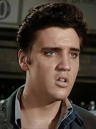 His eyes held the weight of every heartfelt lyric 👀💖