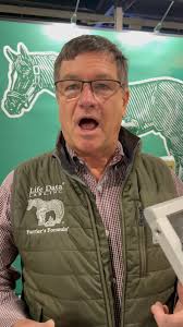 We had a fantastic first day at Equine Affaire! Corbin and Darren had some  great hoof related discussions and visited with several horse owners. Come  by and visit us at Booth 523! #horse #equineaffire ...