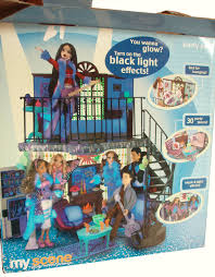 As you can imagine gaming can become even more entertaining when you share it with your friends. My Scene House Promotions