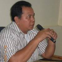 DOC) PENDEKATAN EKONOMI POLITIK DALAM STUDI KOMUNIKASI KRITIS (Sebuah  Tinjauan Awal