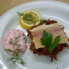 Reibeplatzchen Mit Geraucherter Forelle Und Preiselbeer Dip Rezept Geraucherte Forelle Reibeplatzchen Forelle Rezept