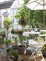Gemuse Und Krauter Auf Dem Balkon Balkon Balkon Im Freien Kleines Balkon Dekor