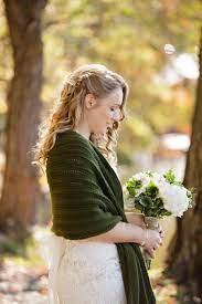 Outdoor Fall Wedding Amongst The Leaves Autumn Bride Outdoor Wedding Dress Fall Wedding Hairstyles