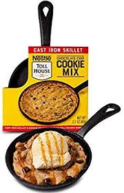 Amazon Com Nestle Toll House Individual Size Chocolate Chip Pizza Cookie Kit Includes Cookie Mix A Toll House Cookie Dough Chocolate Chip Pizza Cookie Kit