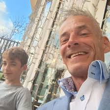 Van has just today gone flat in 3rd and 4th gear, the others seem ok. My  foot was