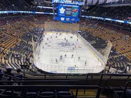 Scotiabank arena suites include comfortable seating with prime views, gourmet catering options (at an additional cost), access to buy vip parking passes, private entry to the area, early access before all. Fotos Von Toronto Maple Leafs Im Scotiabank Arena