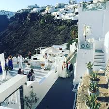 A Santorini Wedding Travel Weddingstyle Regram Via 40plusstyle Post Holiday Blues Santorini Santorini Wedding