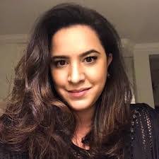 Amanda Benevides's Instagram, Twitter & Facebook