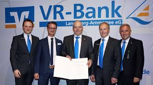 Monatliche chance auf attraktive gewinne. Bei Der Vr Bank Lauft S Auszeichnung Zur Besten Bank Landsberg