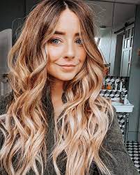 Zoe Sugg On Instagram Happy Sunday Who S Up For A Giveaway Do You Know Somebody That Deserves A Hair Mak Californian Hair Perfect Wavy Hair Lorde Hair