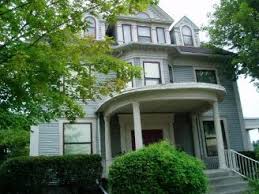 The Rittenhouse In Bluffton Now A Restaurant Used To Be A Funeral Home And Morgue Bluffton House Styles Southern Comfort