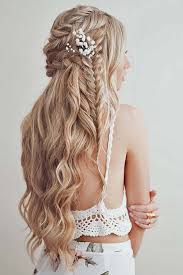 Topped with autumnal flowers, this will make the perfect hairstyle for your big day. 40 Stunning Half Up Half Down Wedding Hairstyles With Tutorial Deer Pearl Flowers