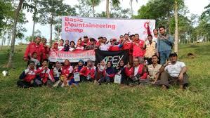 Bulan sabit merah gerakan sedunia membantu semua yang menderita badan sukarela berkhidmat dengan tabah dan bersemangat. Bsmi Pertama Kali Gelar Upgrading Skill Basic Mountaineering Camp Bsmi Bulan Sabit Merah Indonesia