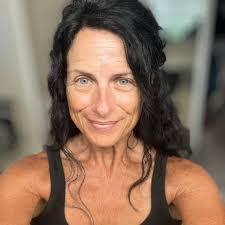 Vicki Redding's Instagram, Twitter & Facebook