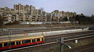 Sie sind auf der suche nach einer wohnung in berlin? Tragerwohnungen In Berlin Sozial Schwache Furchten Um Ihre Wohnungen Archiv