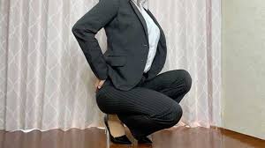 スーツからパンスト♡♡まで おもちゃで大量潮吹き 