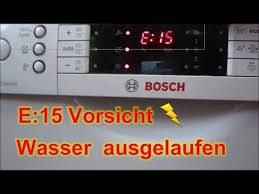 Im besten fall ist lediglich der zulauf verstopft. Code E15 Bei Der Spulmaschine Waschmaschine Wasser Ausgelaufen Elektrischer Schlag Youtube